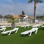 Kemp Cosy Pour 5 Pers. Avec Terrasse Au Coeur De - Api-1-52-799 *