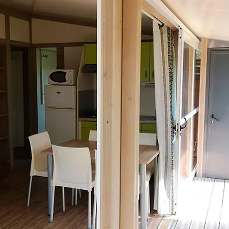 Cosy Pour 5 Pers. Avec Terrasse Au Coeur De - Api-1-52-799 Kemp