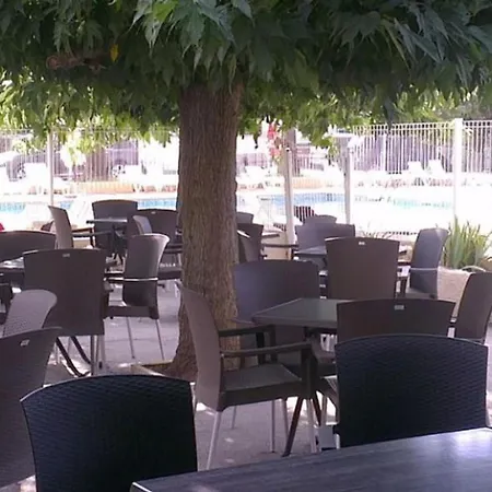 Cosy Pour 5 Pers. Avec Terrasse Au Coeur De - Api-1-52-799 Kemp